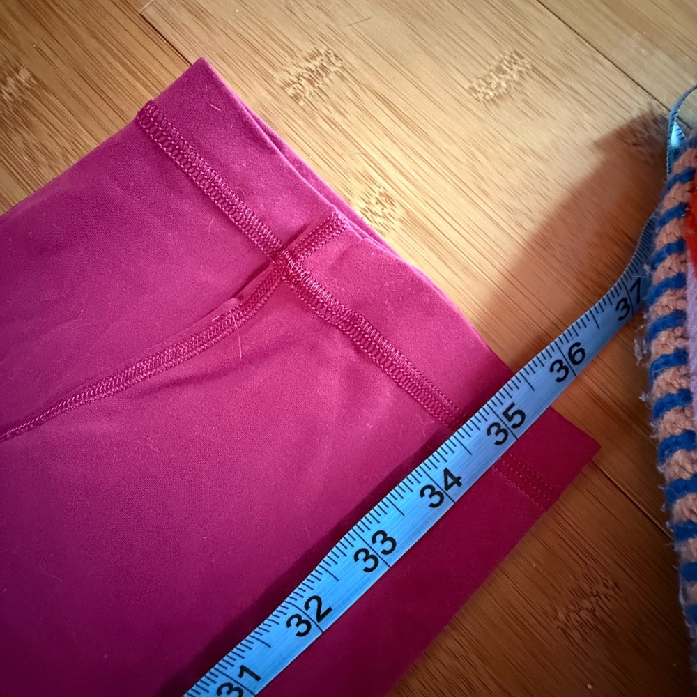 Lululemon Raspberry Leggings - Picture 4 of 4